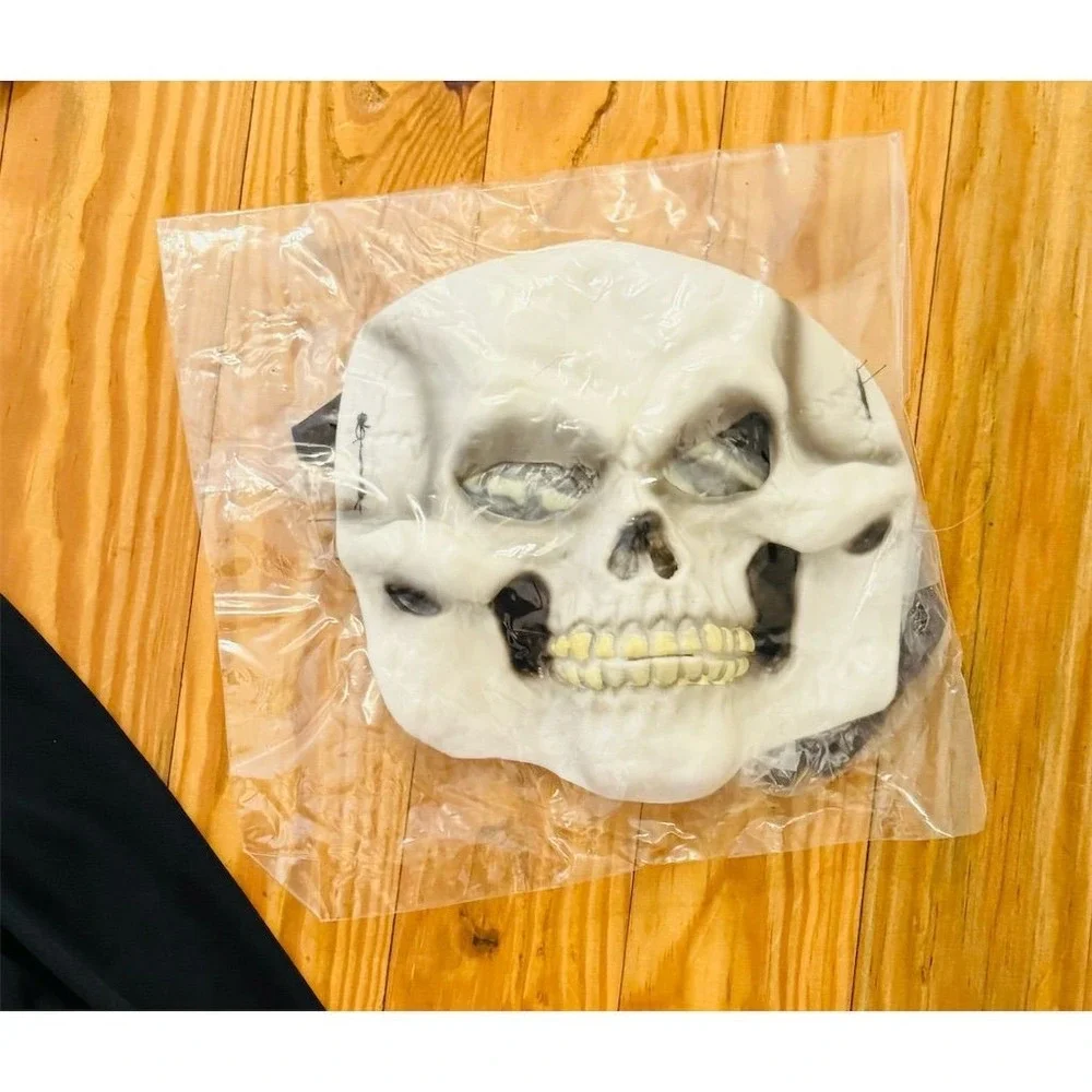 Spooktacular Creations Grim Reaper Costume M Halloween cosplay‎ glow in the dark
